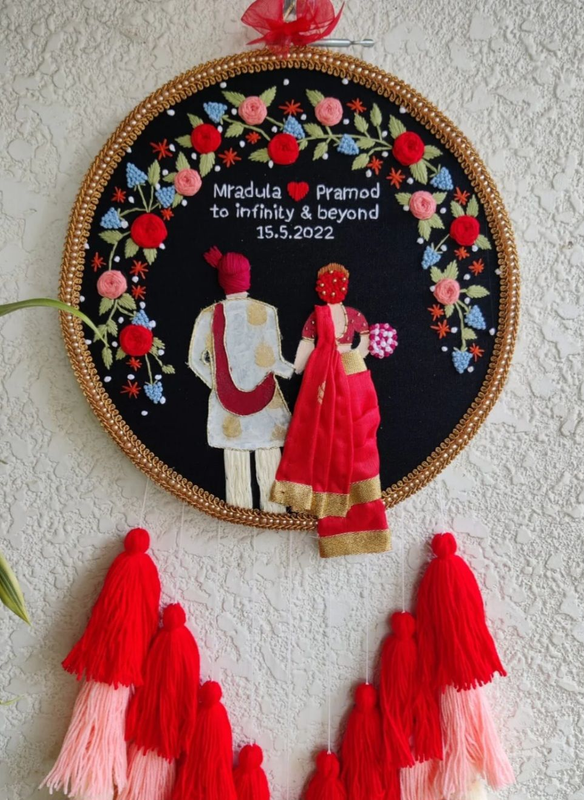 Couple Embroidered Hoop With Tassels